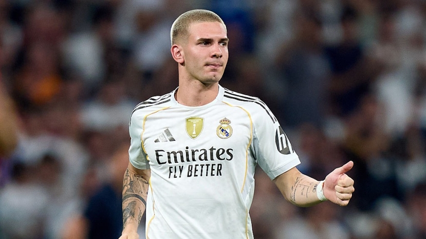 لأسباب سياسية.. ريال مدريد يحظر قميص فرانكو ماستانتونو